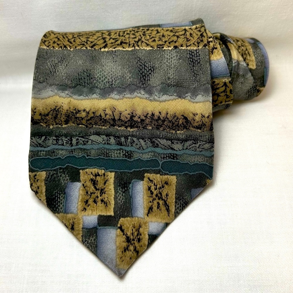 Jimmy V Tie